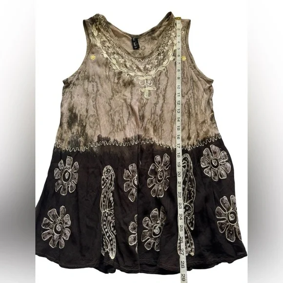 Sacred Thread Brown Tan Floral Embroidery Lightweight Blouse Size Medium OS - Picture 10 of 11